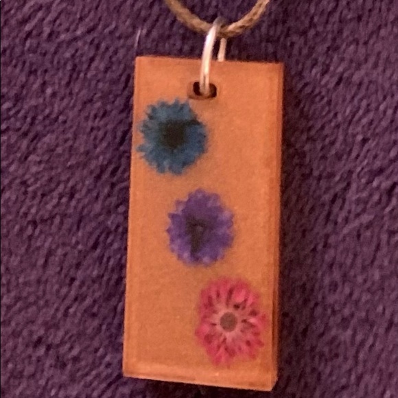 Brown Dried Flower Necklace - Picture 3 of 3